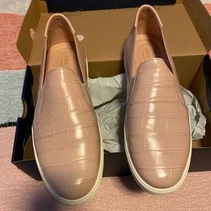 NIB Grand pro deck slip on. Mahogany Rose color.